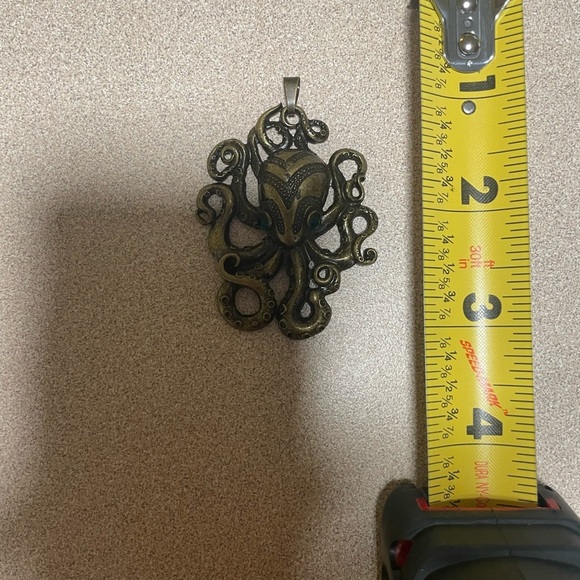 Brass Detailed Octopus With Flashy Emerald Eyes Pendant - Picture 5 of 5